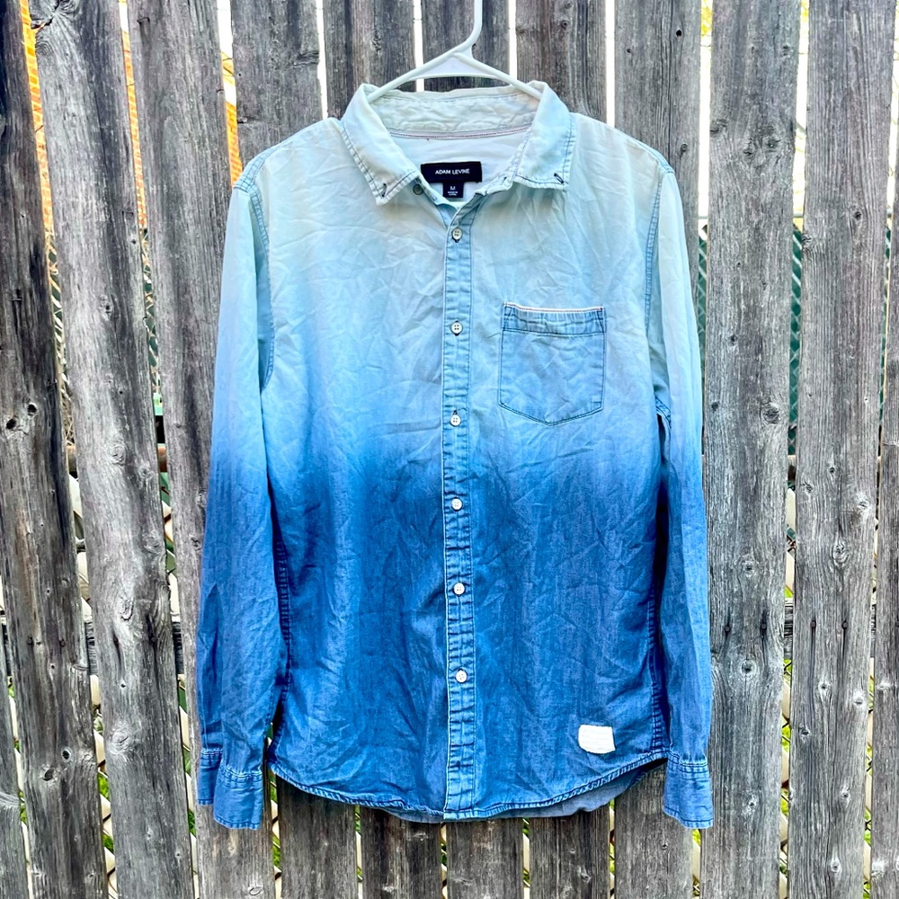 Adam Levine Men’s Lightweight Ombré Button Down